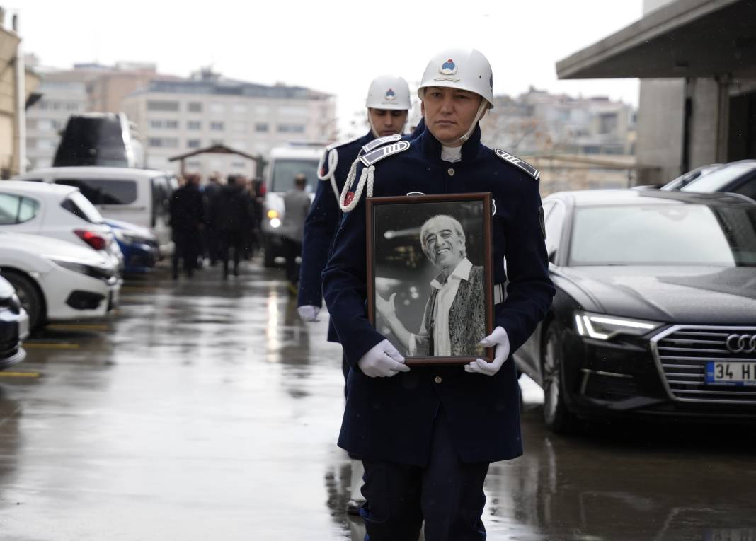 Edip Akbayram'a son veda! 12